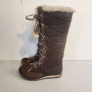 Nike Faux Fur Suede Pom Pom Tall Womens Winter Boots Size 7 Lace-Up Y2K Era